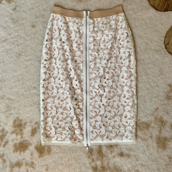BCBG skirt, size small - Picture 2 of 3